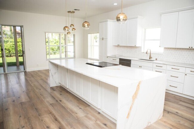 Photo - 10881 La Salinas Cir