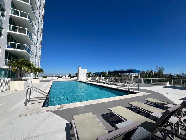 Photo - 1861 NW South River Dr Unit 801