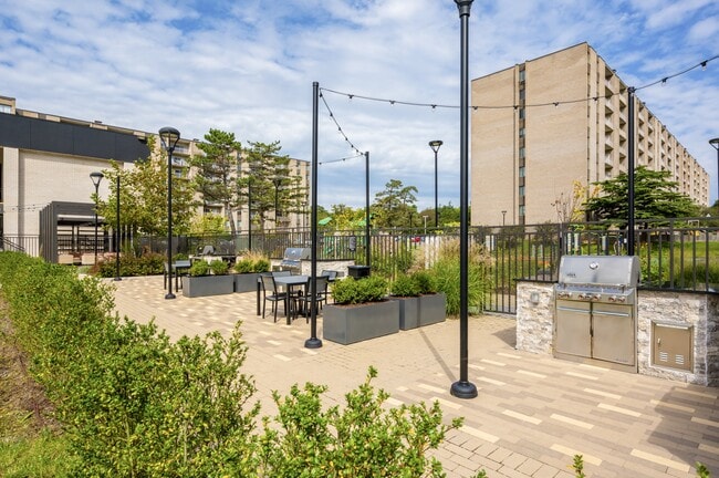 Seven Springs Apartments