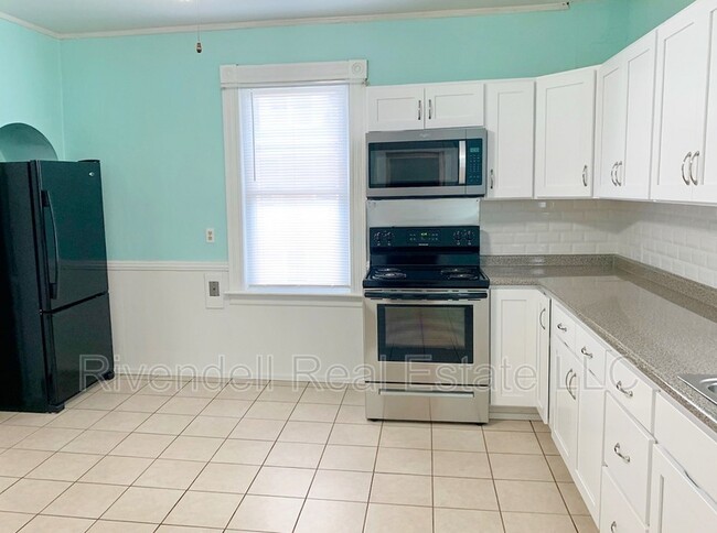 Photo - 330 Valley St