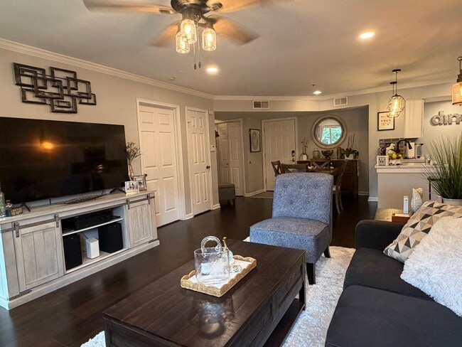 Photo - 3313 Wyndham Cir Unit 3313 Wyndham Cir #1220, Alexandria, VA 22302