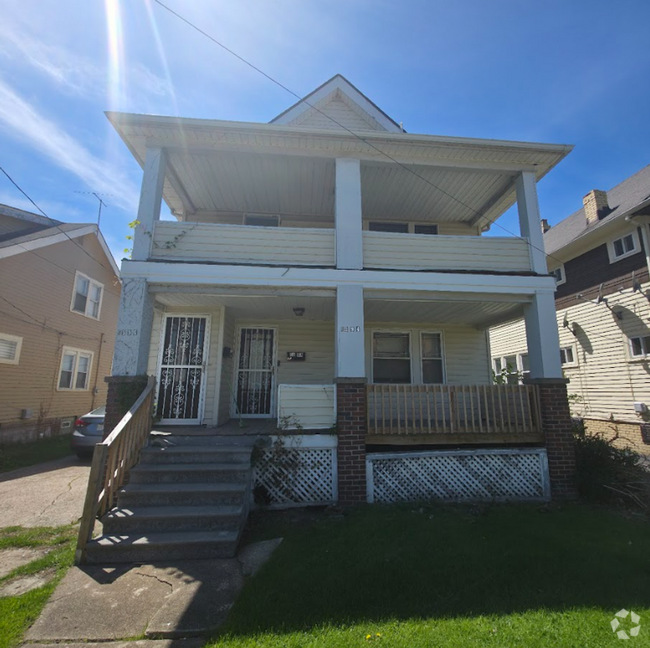 Building Photo - 1394 Larchmont Rd Unit #2 Rental