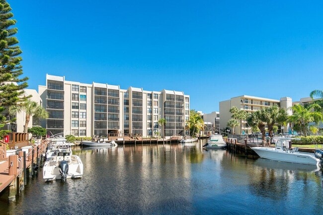 Building Photo - 9 Royal Palm Way Unit 6060