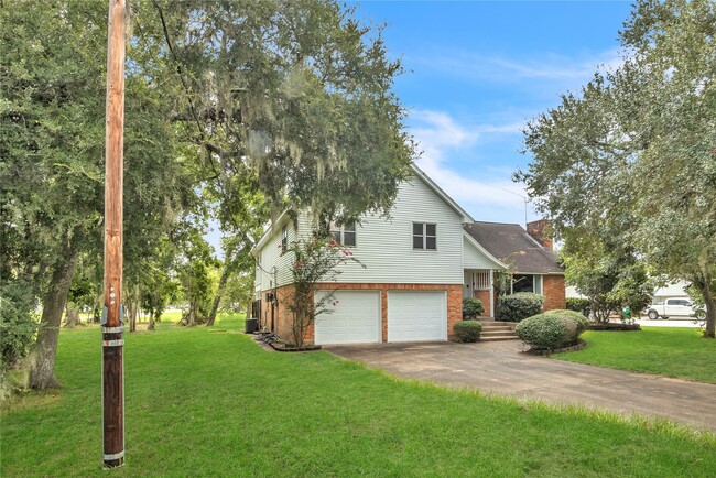 Photo - 108 Woodland Rd