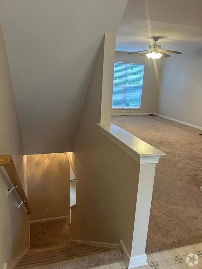 Building Photo - 2717 Foxshire Dr Unit 2717 Rental