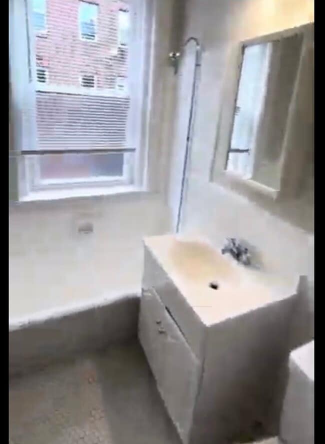 Building Photo - 119 Highland Ave Unit 20