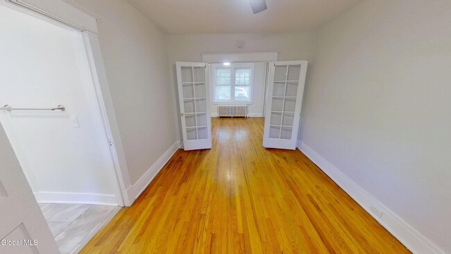 Photo - 568 Park Ave Unidad Apt 1