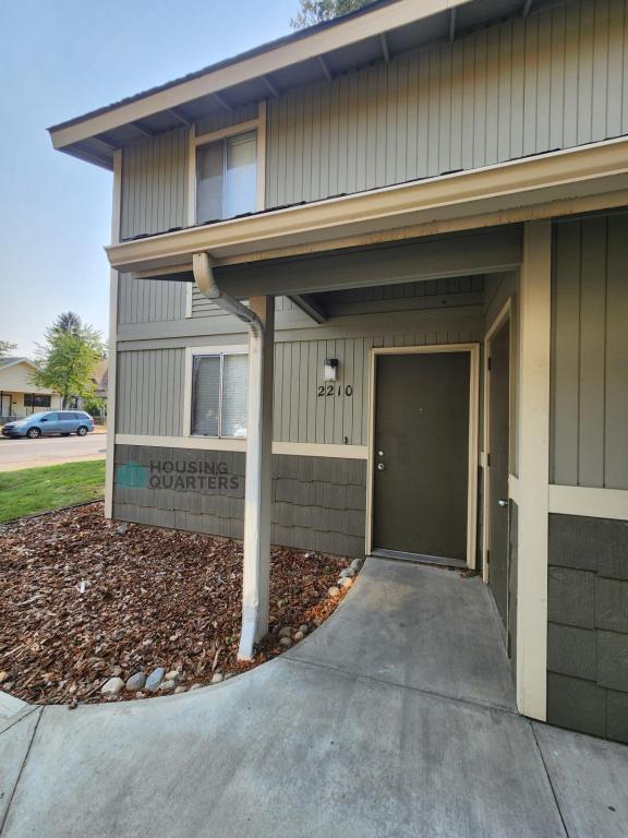 Building Photo - 2210 W Boone Ave Rental