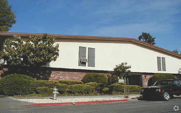 Photo - Chardonnay Apartments