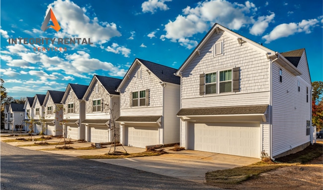 Building Photo - 3BD Townhome Convenient to Hwy 74/ Minutes to Bypass- JANUARY MOVE IN