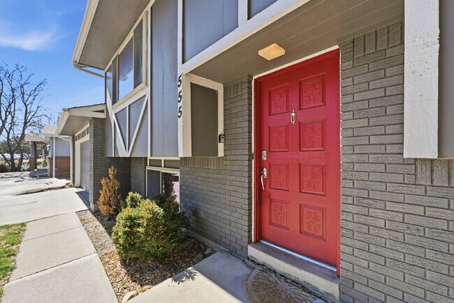 Photo - $2,895.95 - 4 Bed/2 Bath Home with Finished Basement and Fireplace in Broomfield!