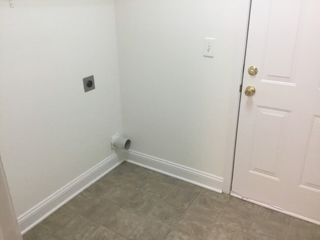 Photo - 2923 Ireton Pl