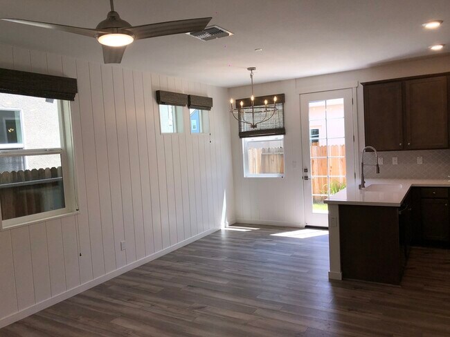 Photo - 5007 Wuthering Ave