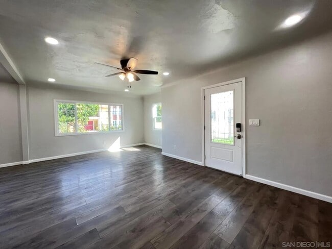 Building Photo - 554 Glover Ave Rental