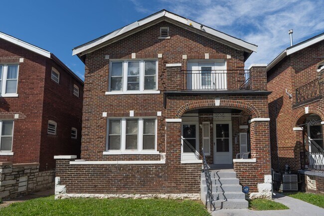 Building Photo - 4641 Penrose St Unit 2 Fl