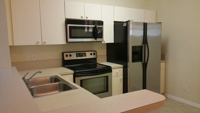 Photo - Bellasol 4117-121 Unit 4117 Bellasol Circle, 121