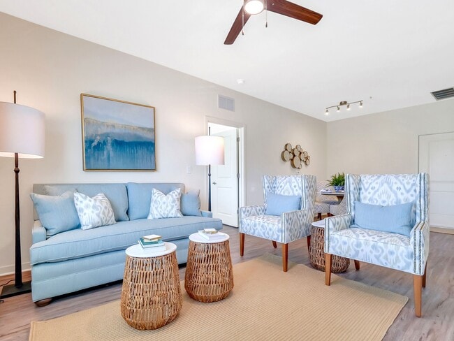 Photo - Monarch At Godley Station