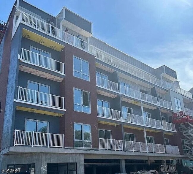 Photo - 318 Dixon Ave Unit 403