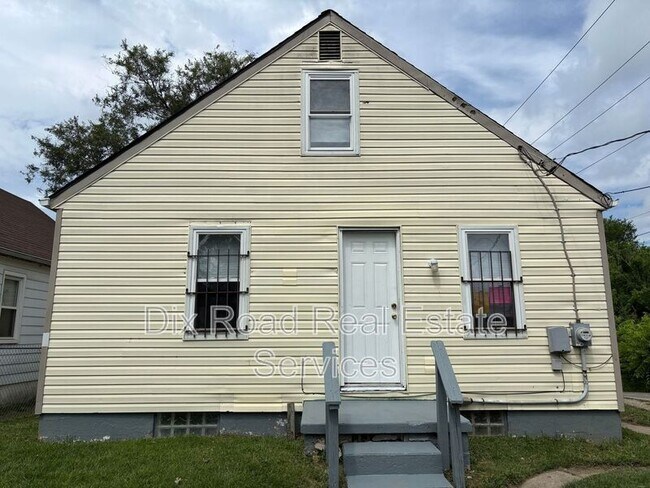 Building Photo - 660 Gramont Ave