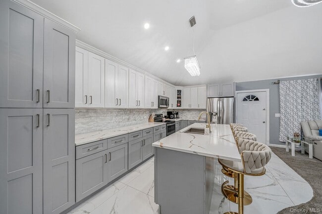 Photo - 158 Mohawk St