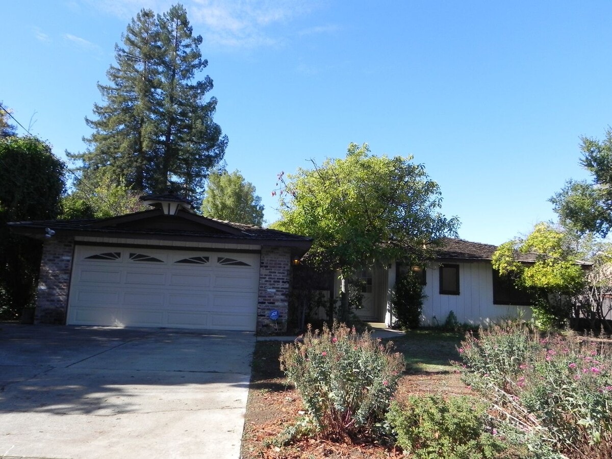 Classic Ranch Style Home in Top School Dis... - Classic Ranch Style Home in Top School Dis...