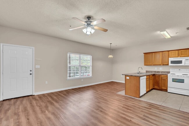 936-938 Barrow St Unit 10