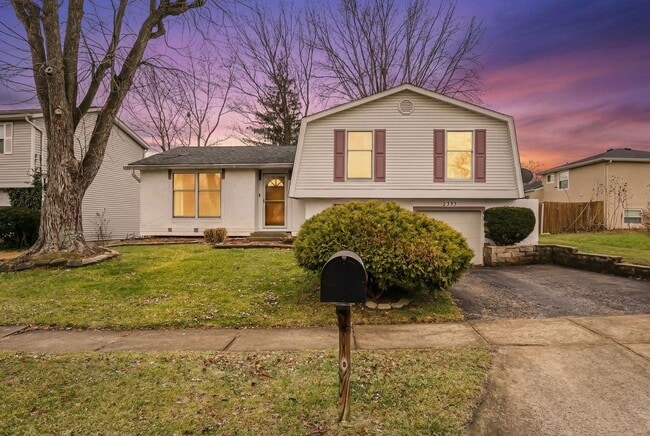 Photo - 2543 Stonington Ave