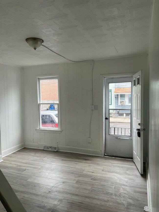 Photo - 2 bed 1 bath