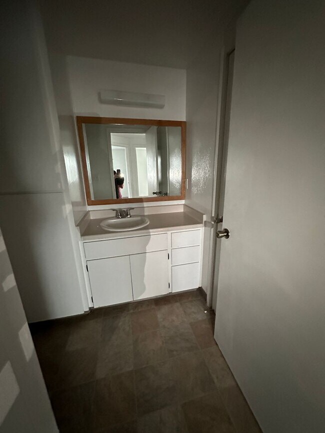 Photo - 756 N Riverside Ave Unidad #6