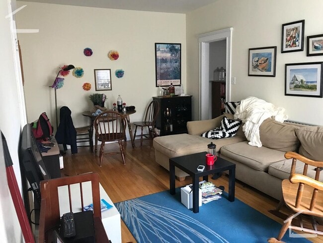 Building Photo - 9/1 Charming 2BR condo located near Allsto...