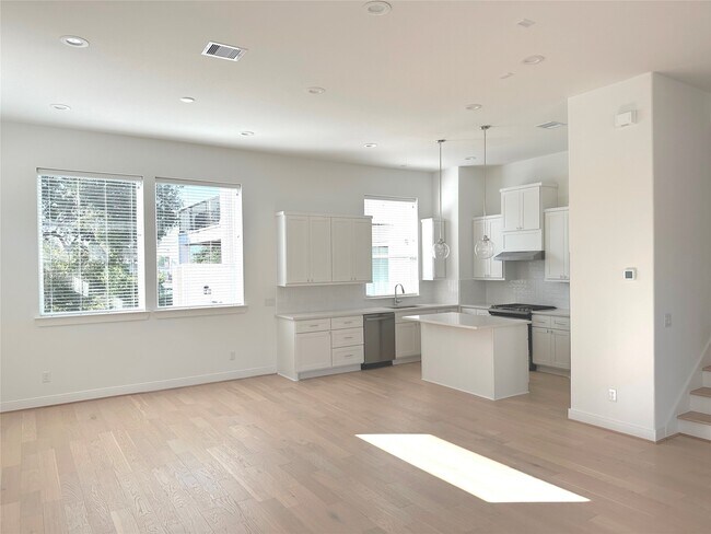 Photo - 4619 Maxie St