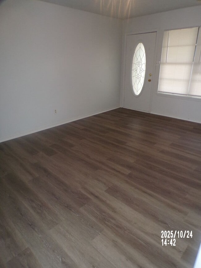 Photo - Very Nice home located in the Sullivan Vil...