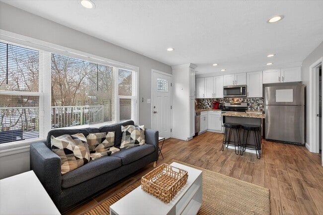 Photo - 2113 Pamela Dr