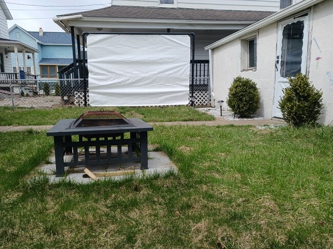 Photo - 152 E 3rd St