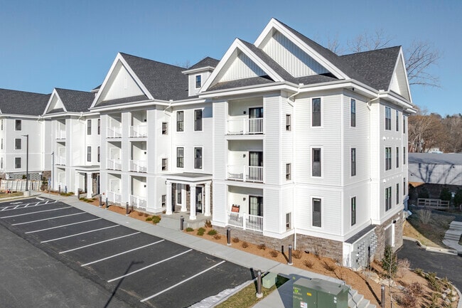 Building Photo - Overland Crossing