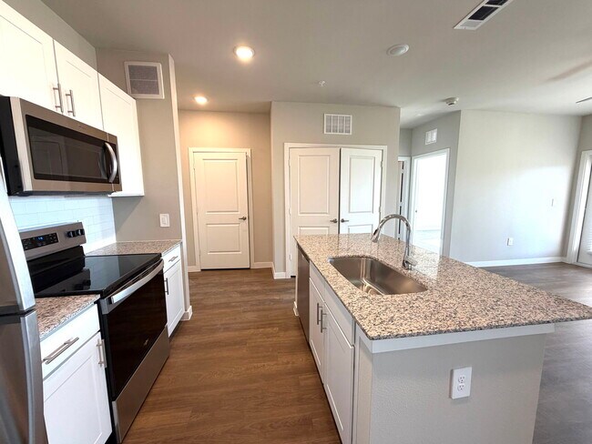 Photo - 1700 Daleside Ln Unit 061105