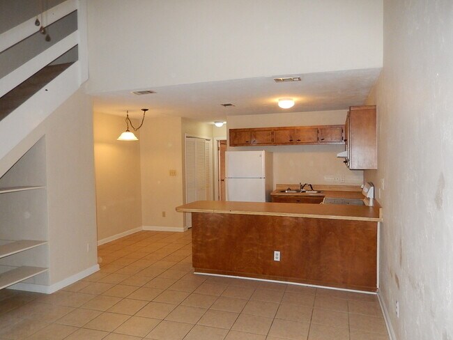 Photo - AWESOME 2/2 w/ Washer/Dryer, Vaulted Ceilings, Split Plan, Walk In Closet, & More! Walk/Bike to F...