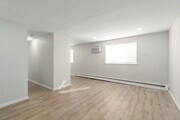 1BR, 1BA - 745SF Entrance