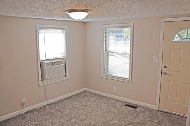 Photo - 1012 E 26th St Unidad 1012 E 26th St.