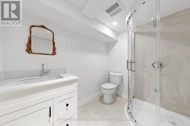 Photo - 218 Paxton Crescent