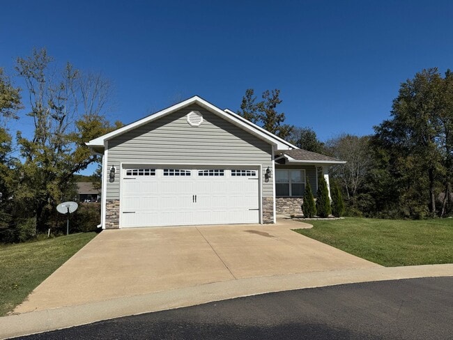 Building Photo - Brand New 4 bedroom, 3 bath home - finishe...