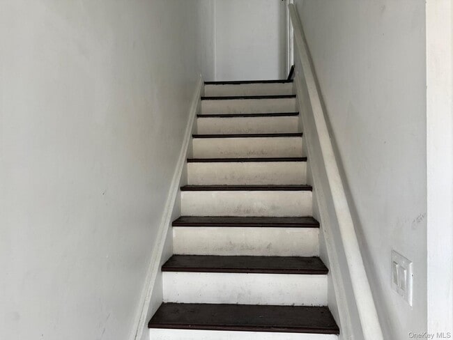 Photo - 8-27 Hartman Ln