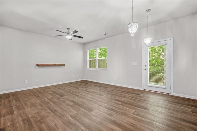 Photo - 3181 Meadowstone Ln SW