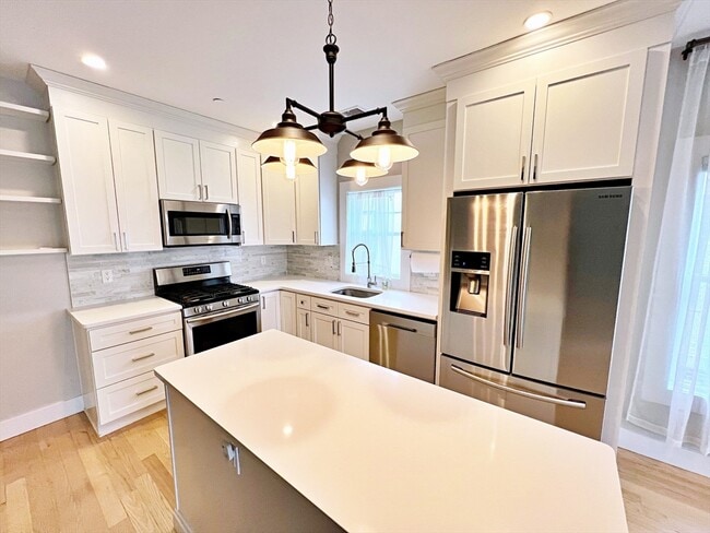 Photo - 186 Havre St Unit 8