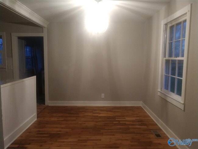 Photo - 510 Forrest Cir NE