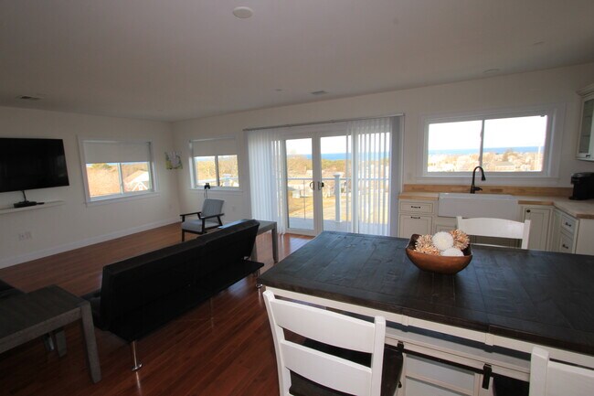 Photo - 69 Knott Ave