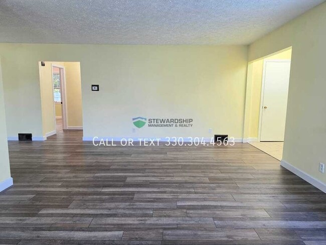 Photo - 1040 Stuart St NW