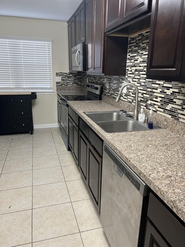 Photo - 5148 Condor St