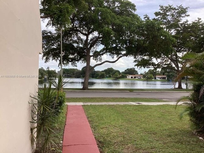 Photo - 7318 Twin Sabal Dr
