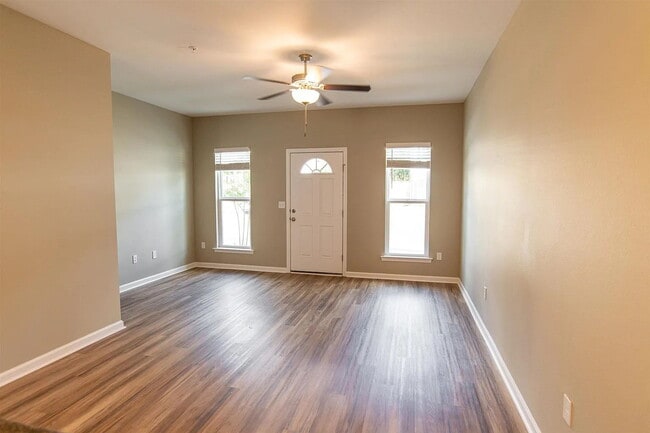 2210 Del Carmel Way